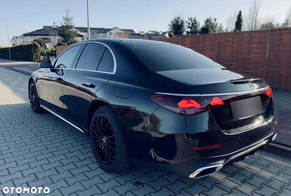 Mercedes-Benz Klasa E 300 de PHEV 4-Matic AMG 9G-Tronic - 3