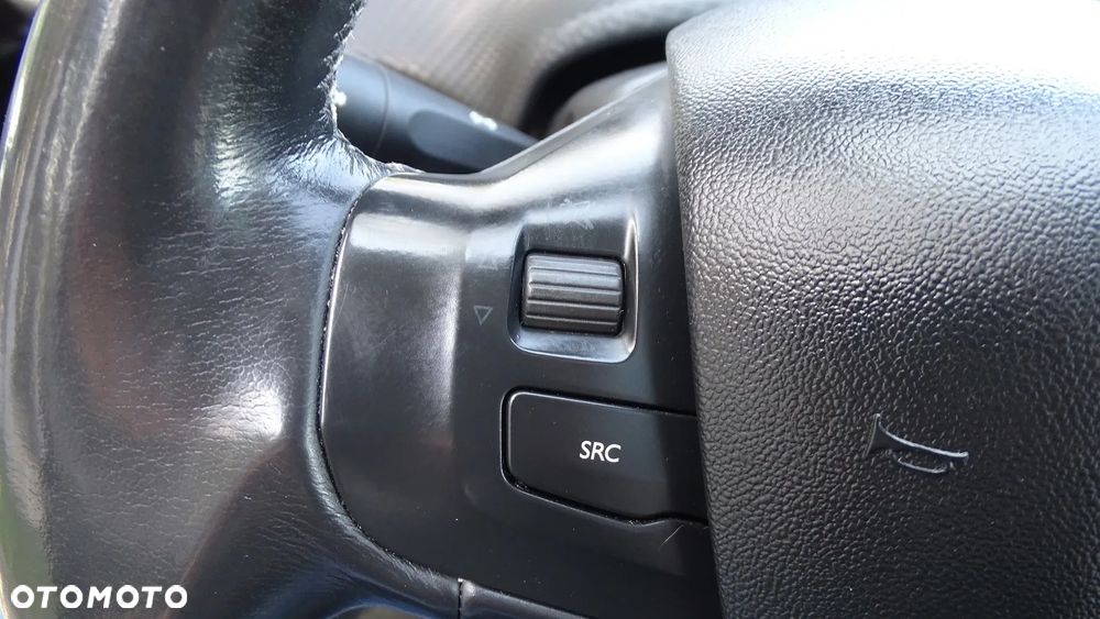 Peugeot 2008 e-HDi FAP 92 STOP & START Active - 17