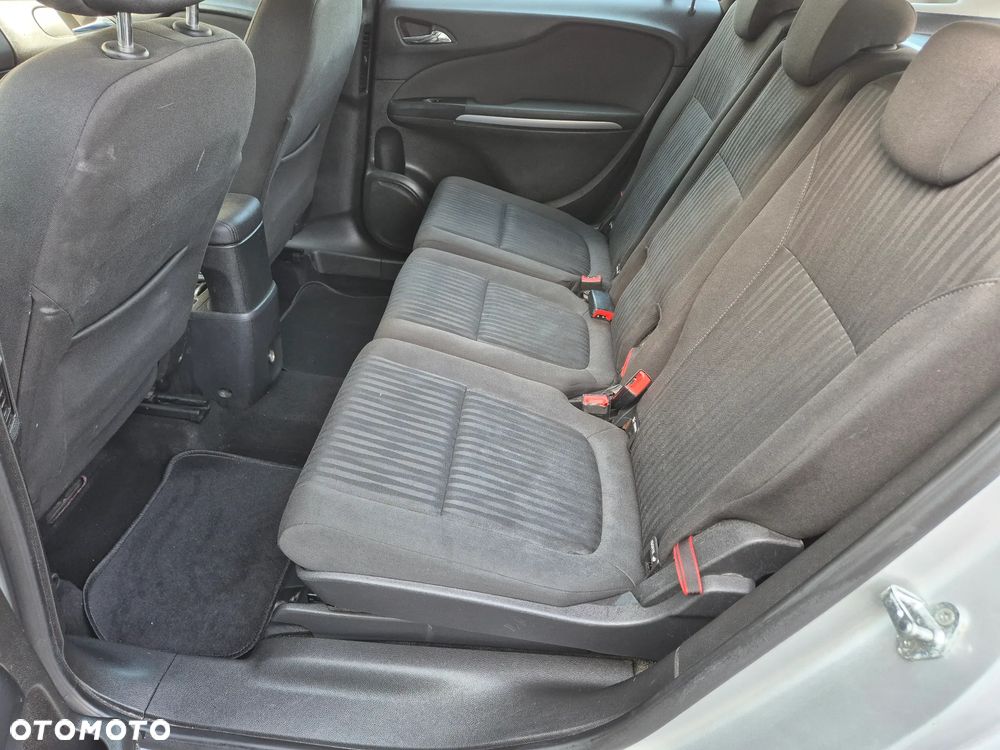 Opel Zafira - 10