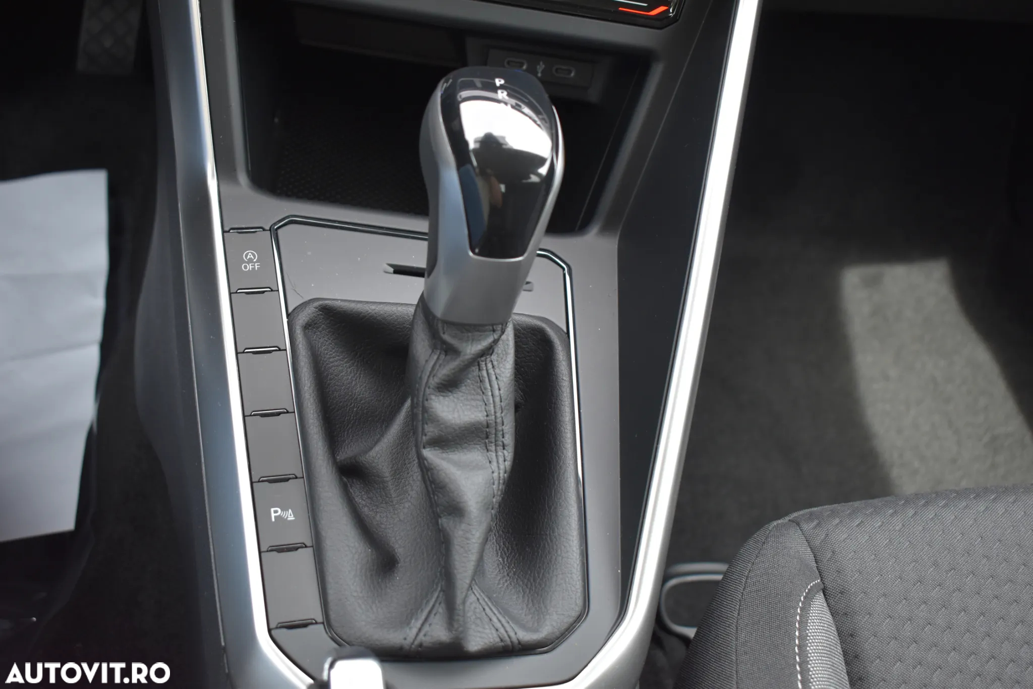 Volkswagen Polo 1.0 TSI DSG Life - 25