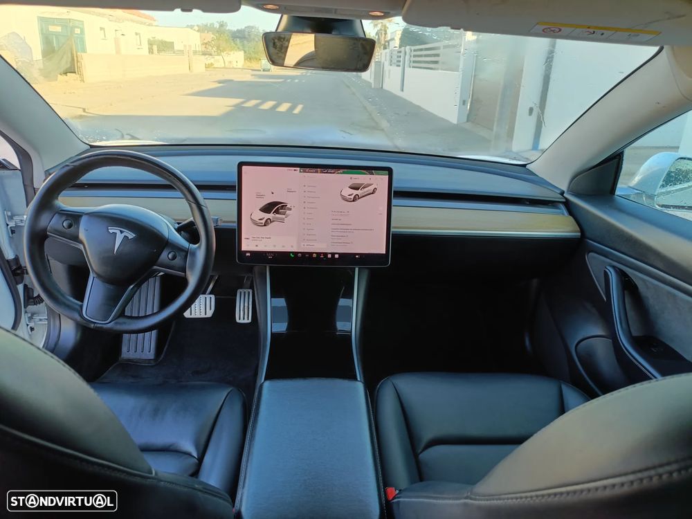 Tesla Model 3 - 7