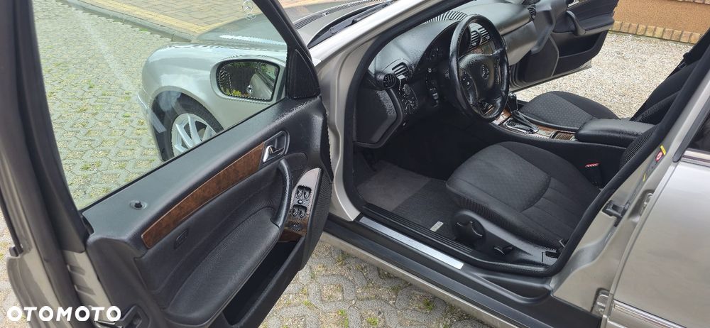 Mercedes-Benz Klasa C 180 Kompressor Automatik Avantgarde - 7