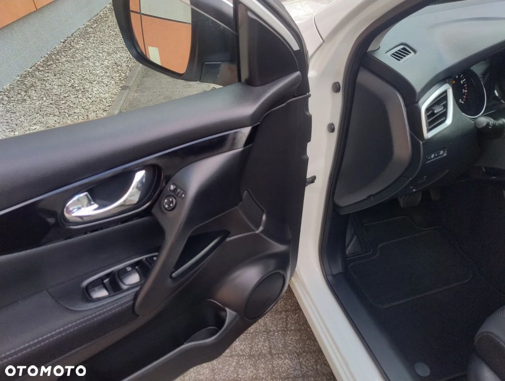 Nissan Qashqai 1.2 DIG-T Xtronic N-Vision - 15