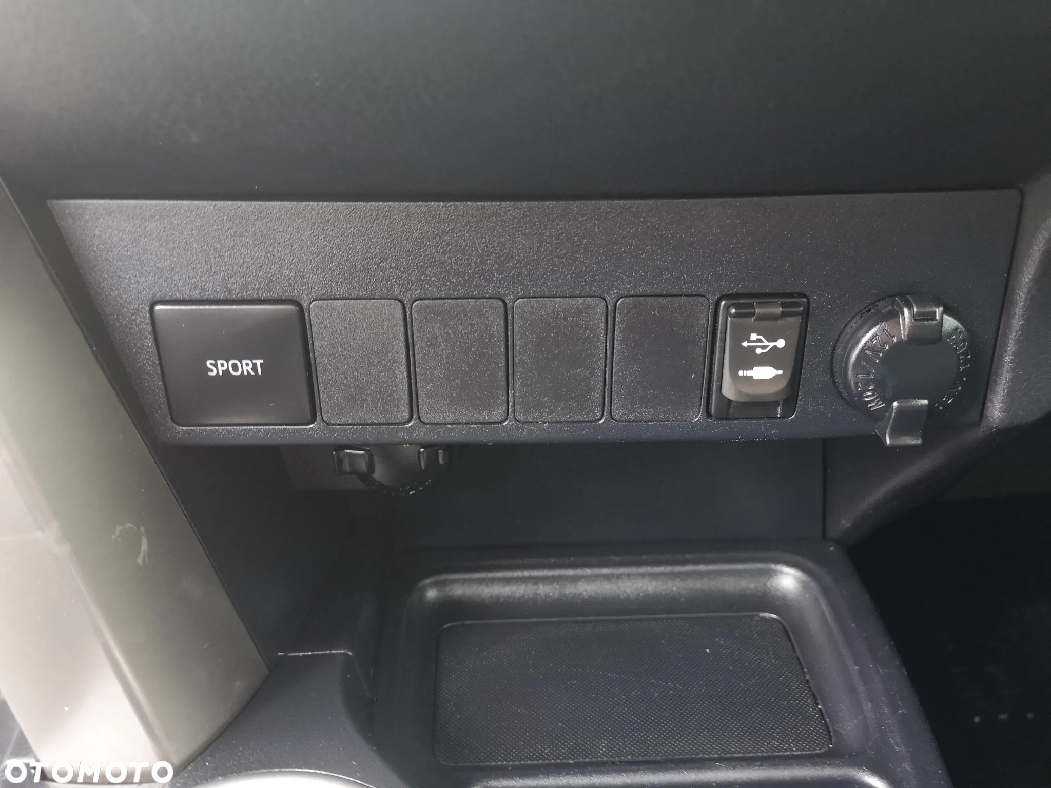 Toyota RAV4 2.0 D-4D Premium - 18