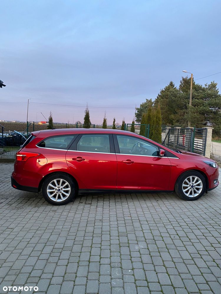 Ford Focus 1.5 EcoBoost Titanium ASS - 3