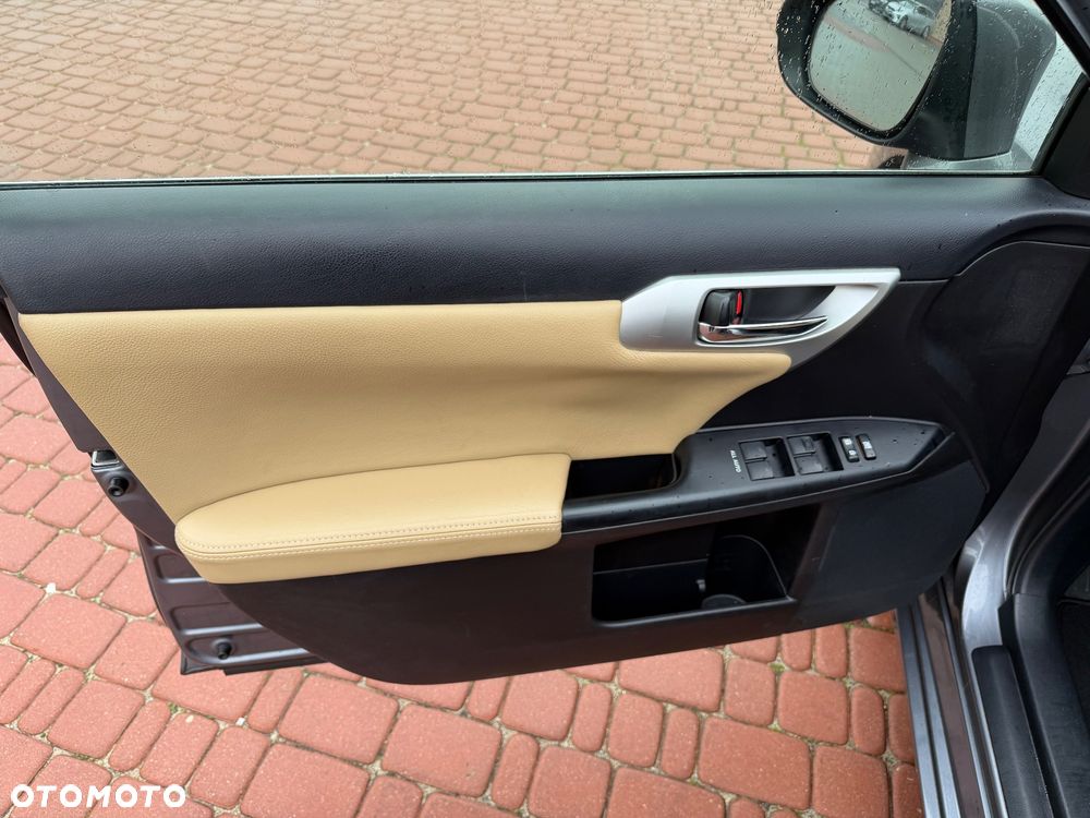 Lexus CT 200h Prestige - 10