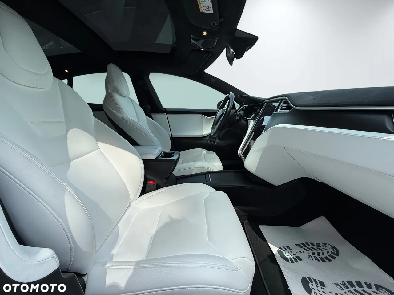 Tesla Model S Performance - 28