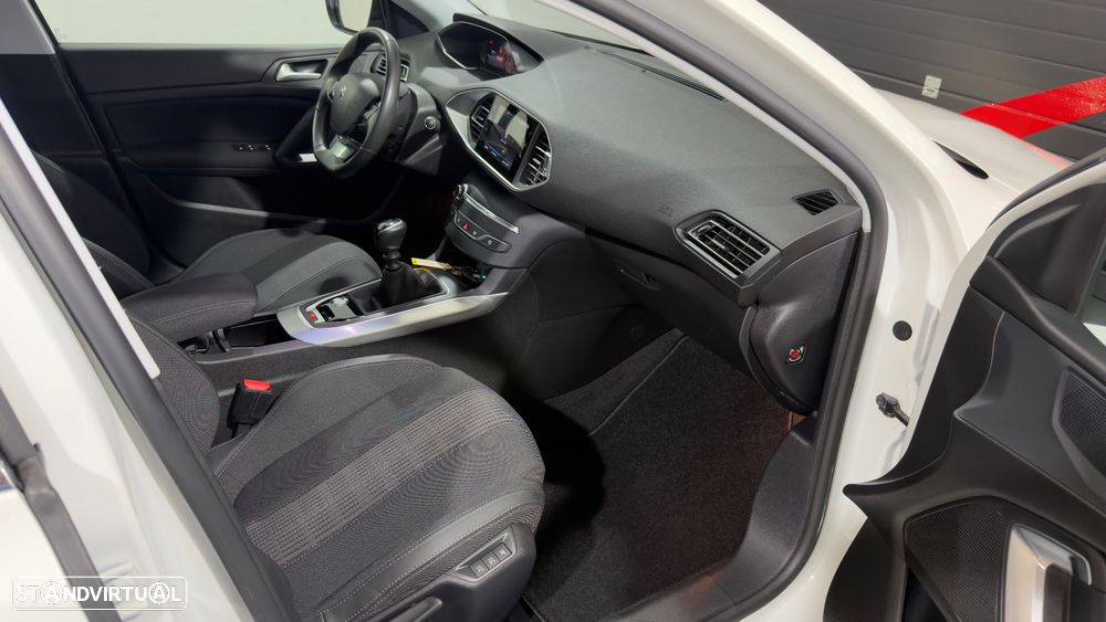 Peugeot 308 PureTech 130 Allure - 14