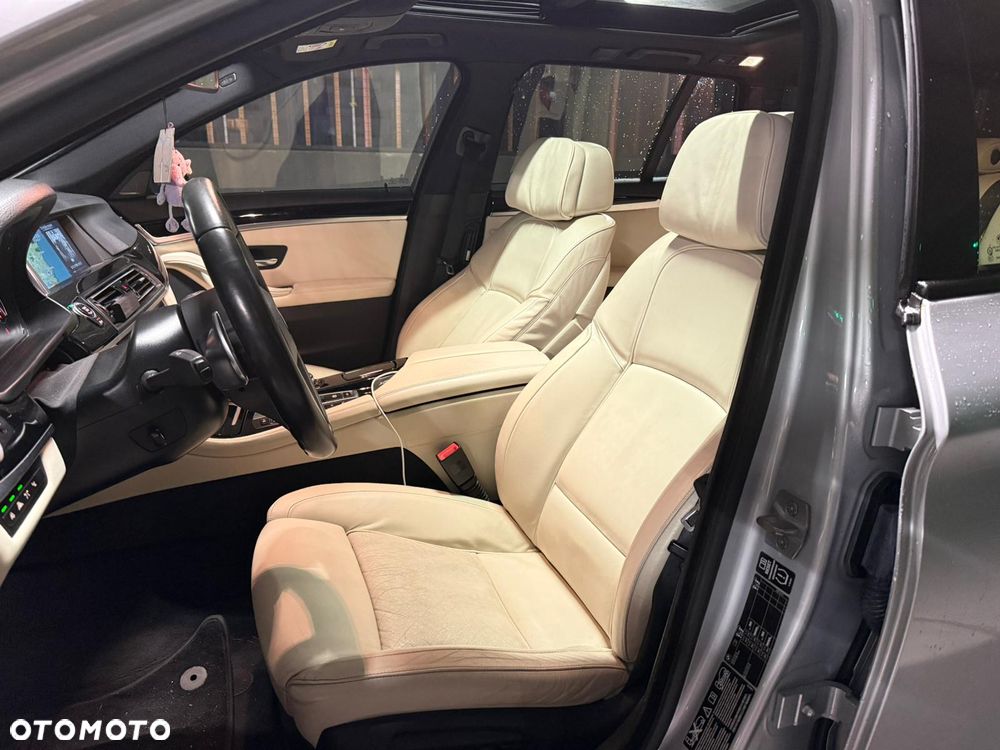 BMW Seria 5 M550d xDrive - 10