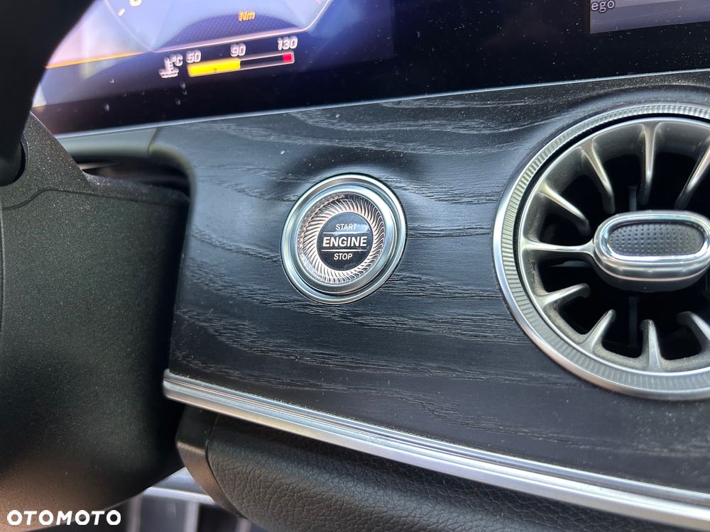 Mercedes-Benz Klasa E 220 d Coupe 4-Matic 9G-TRONIC - 29
