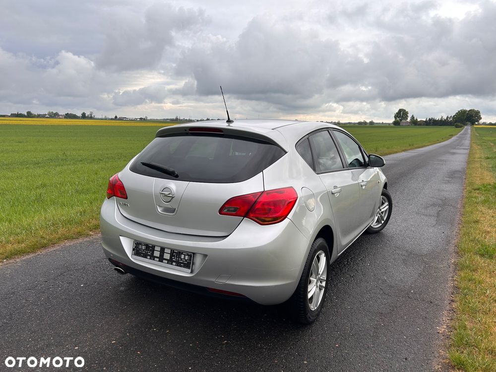 Opel Astra 1.4 T Cosmo - 6