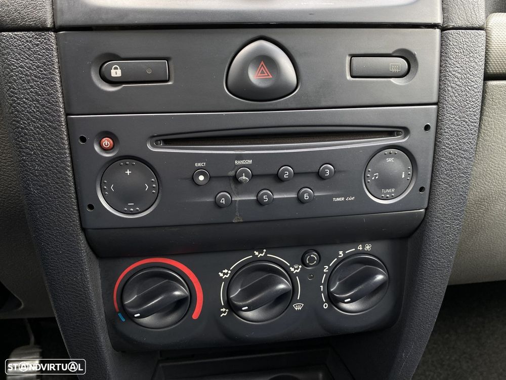 Renault Clio 1.2 16V Expression - 19