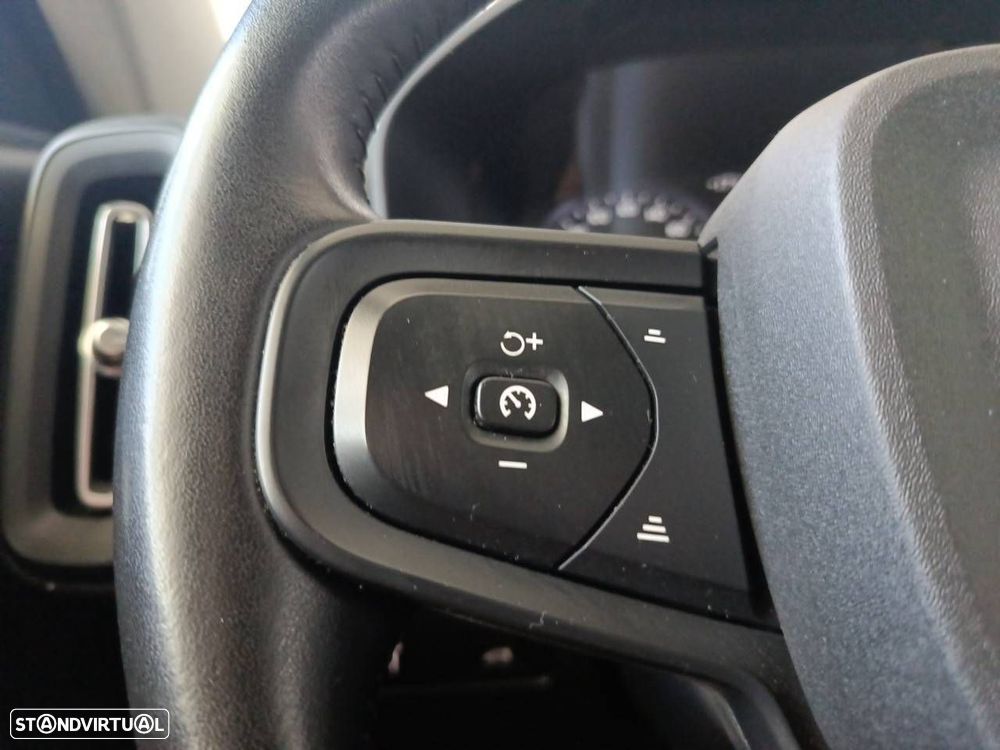Volvo XC 40 1.5 T2 Momentum Core - 16