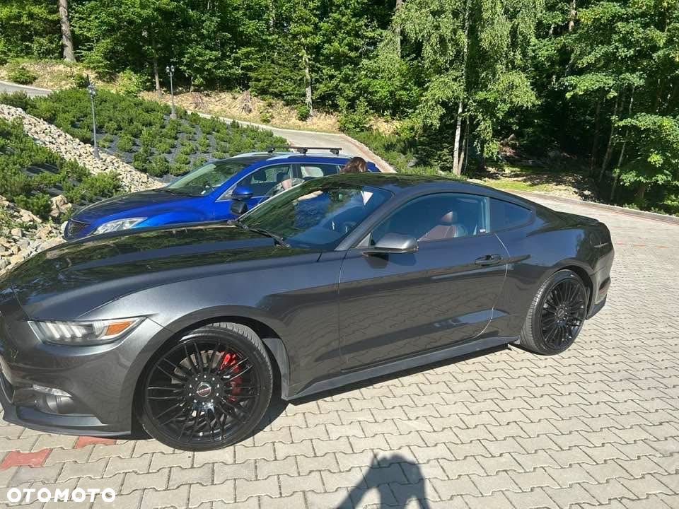 Ford Mustang - 4