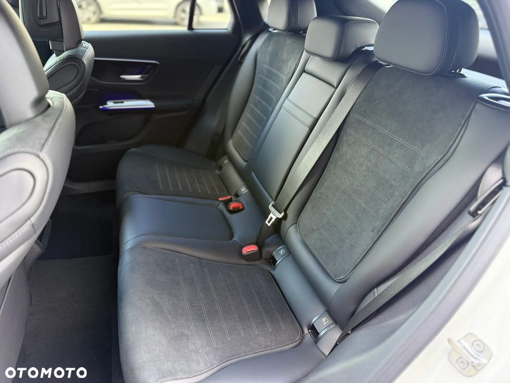 Mercedes-Benz GLC - 30