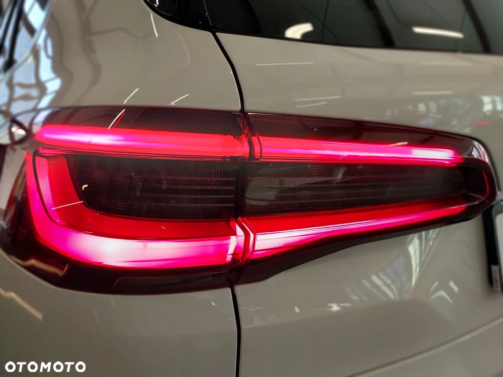 BMW X5 xDrive25d xLine - 33