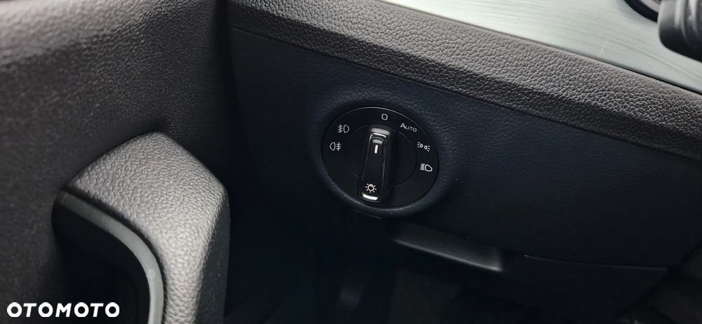 Skoda Superb 2.0 TDI DSG Style - 28