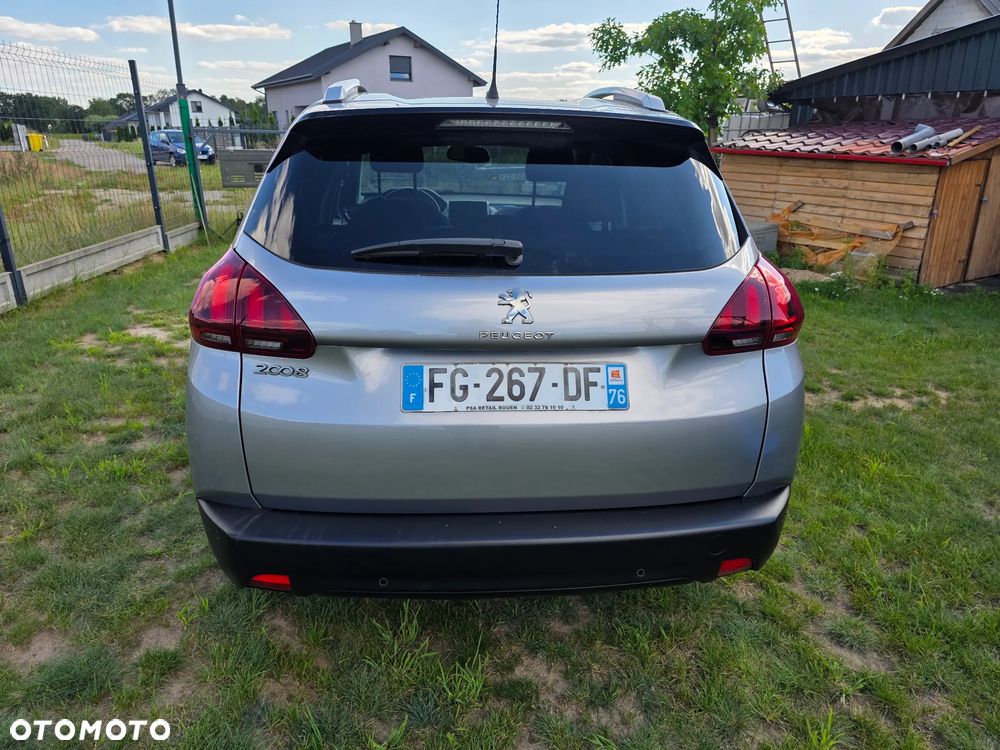 Peugeot 2008 BlueHDi 100 STOP & START Signature - 8