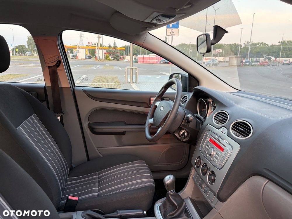 Ford Focus 1.6 Comfort - 11