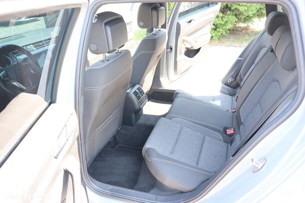 Volkswagen Passat Variant 1.5 TSI EVO Elegance DSG - 11