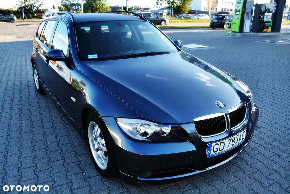 BMW Seria 3 318d - 11