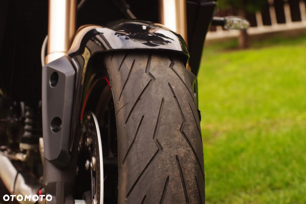 Triumph Street Scrambler - 14