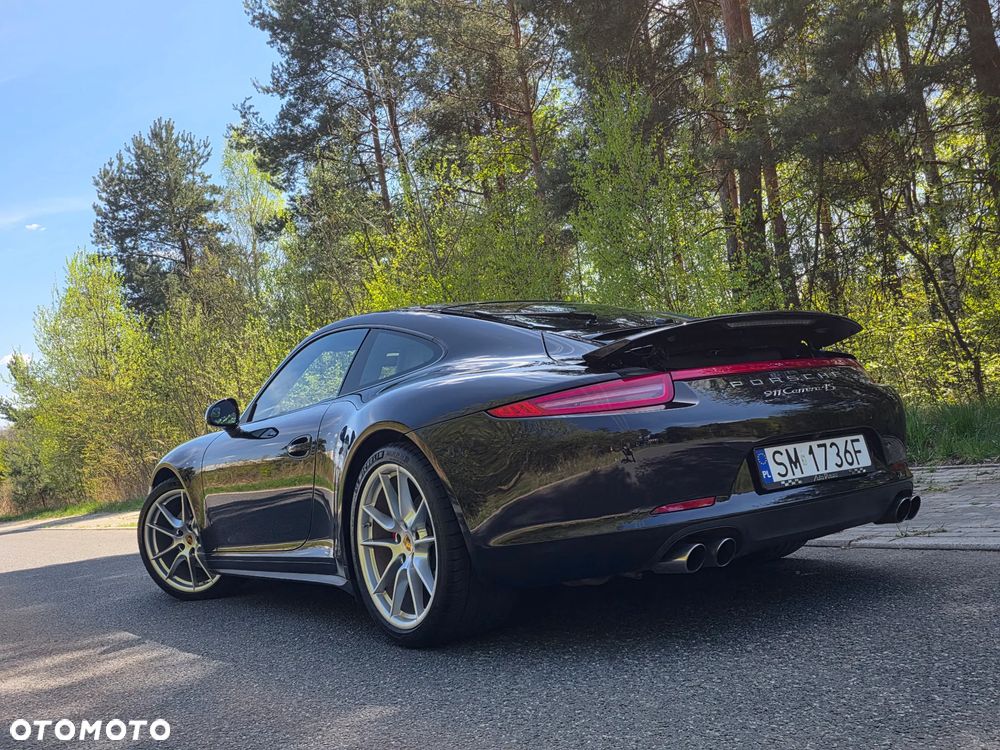 Porsche 911 Carrera 4S - 4