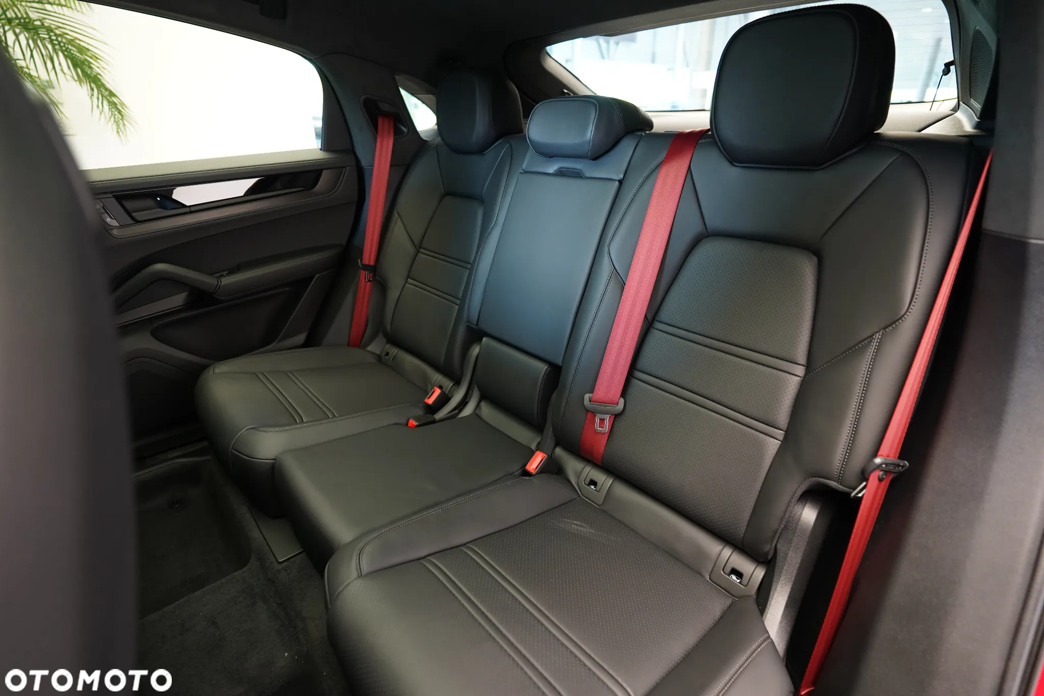 Porsche Cayenne Coupe GTS - 12