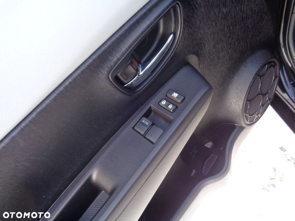 Toyota Yaris Hybrid 100 Life - 20