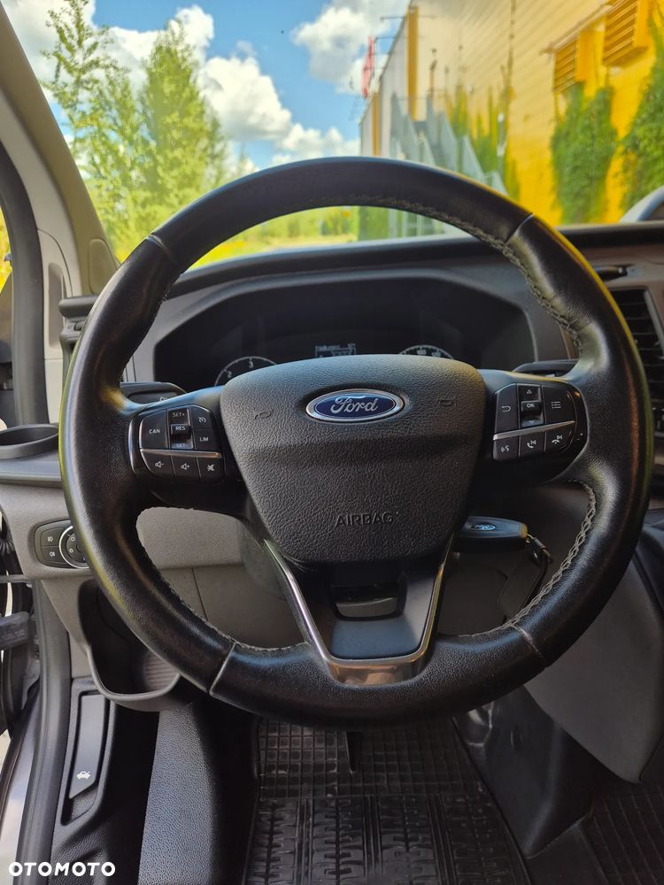 Ford Custom - 21