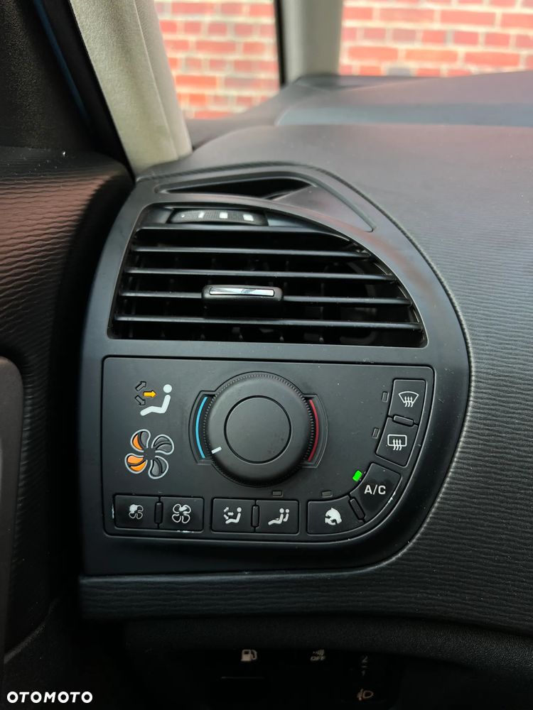 Citroën C4 Picasso - 22