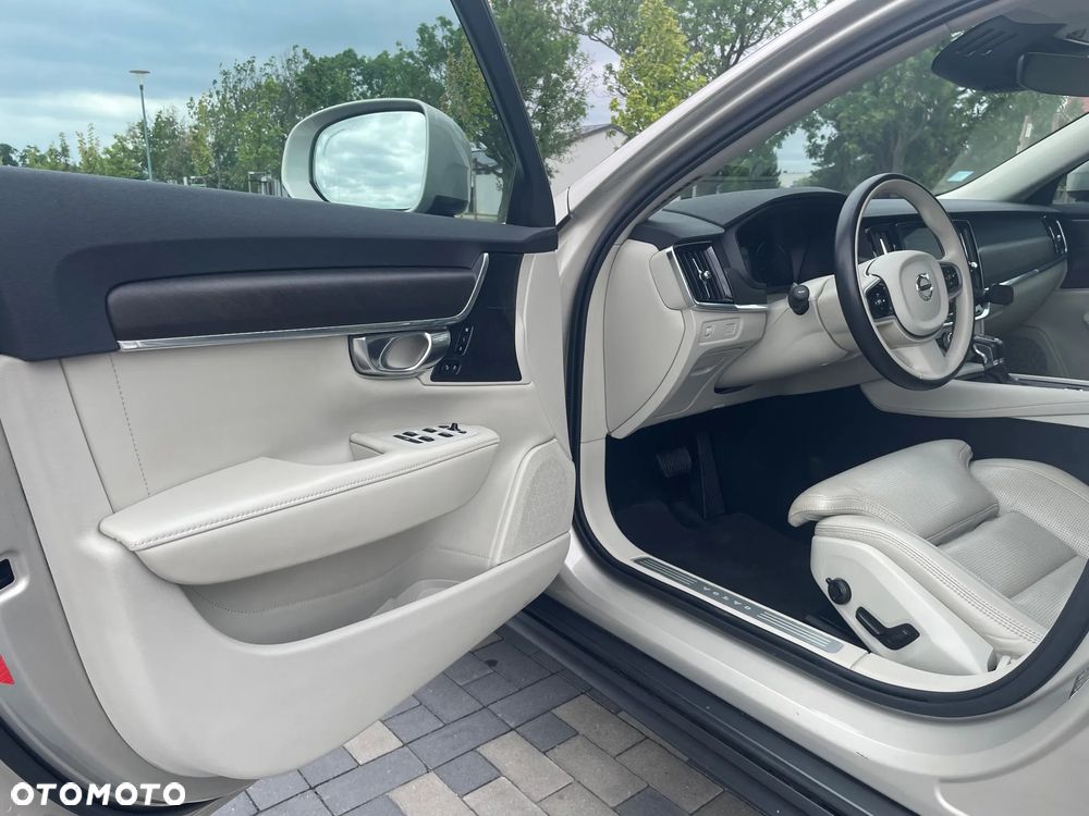 Volvo V90 Cross Country D5 AWD Pro - 4