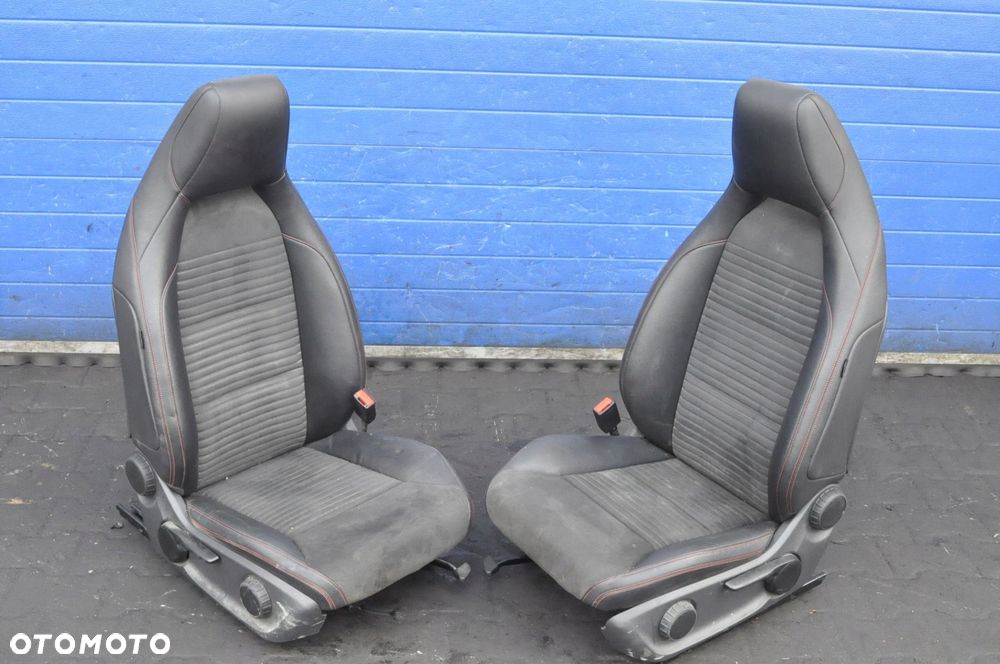 MERCEDES KLASA A W176 FOTELE MANUALNE KANAPA AMG - 10