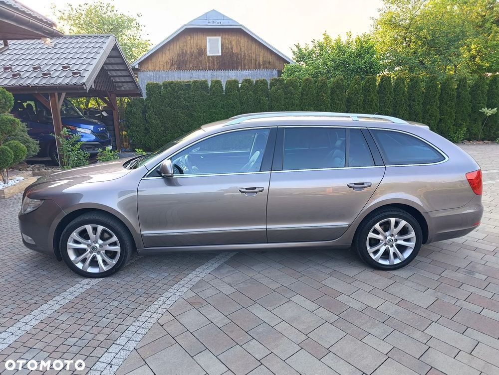 Skoda Superb 2.0 TDI DSG Exclusive - 11