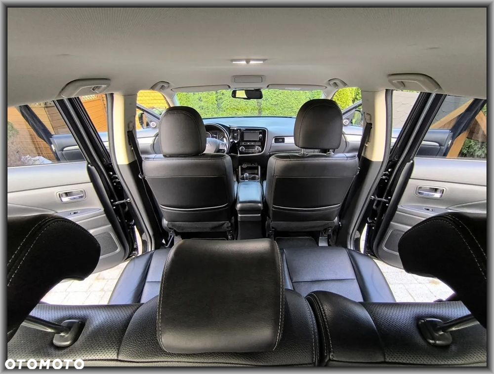 Mitsubishi Outlander 2.0 Intense + 4WD CVT - 14