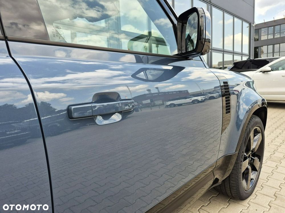 Land Rover Defender 110 D350 X-Dynamic HSE - 14