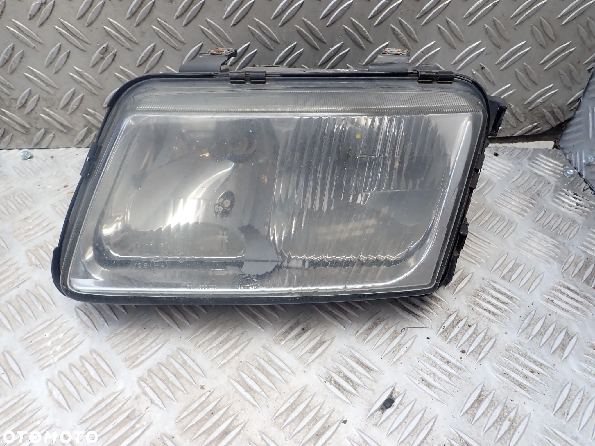 LAMPA LEWY PRZÓD AUDI A3 8L RADOM - 1