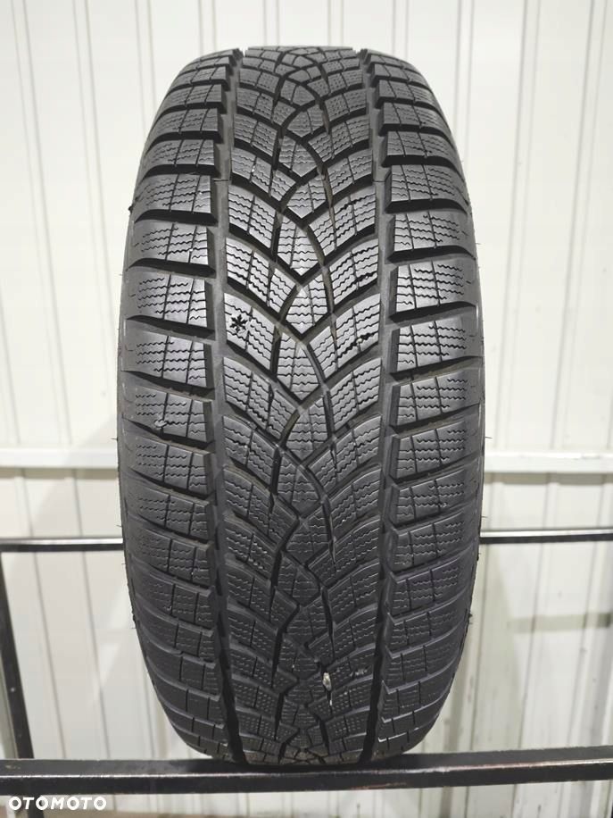 215/60R16 Goodyear Ultra Grip 2022r 9m opona pojedyncza zimowe 50045