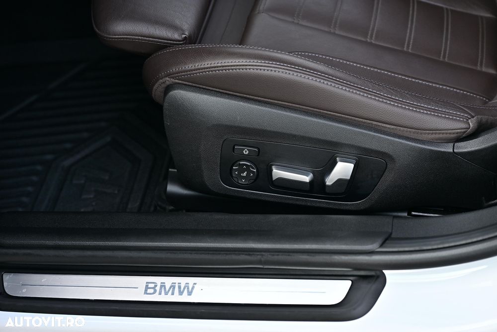 BMW Seria 3 330i xDrive Aut. Luxury Line - 26