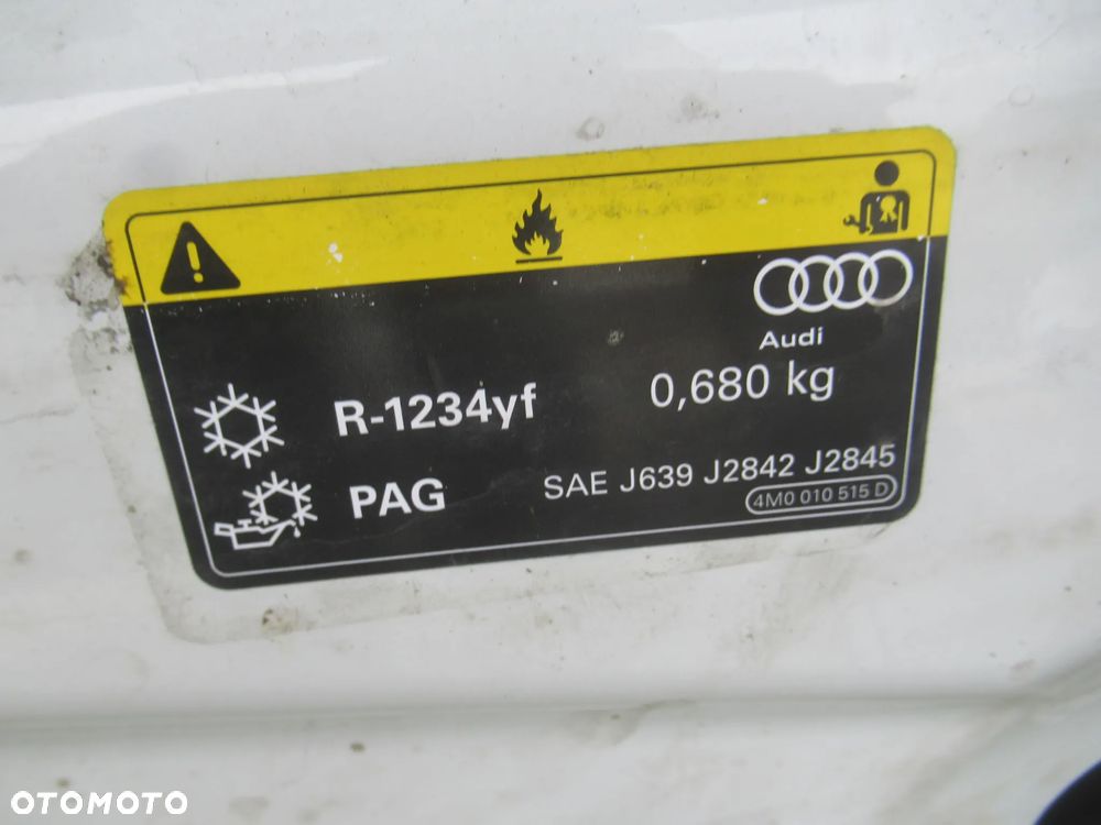 MASKA POKRYWA SILNIKA AUDI Q8 4M 2018-> - 18