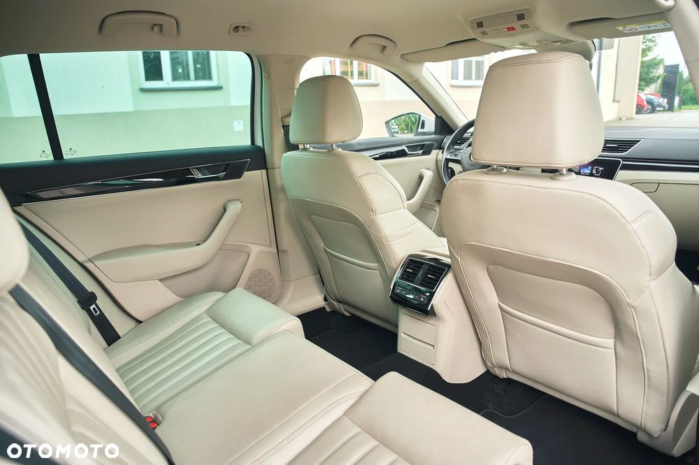 Skoda Superb 2.0 TDI L&K - 27