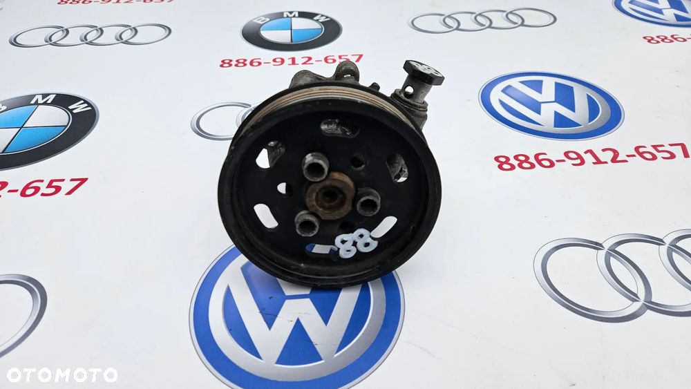 VW Caddy 2K III 3 1.9 TDI BLS 105 KM Pompa wspomagania z kołem 2K0422154A 038145255B - 2