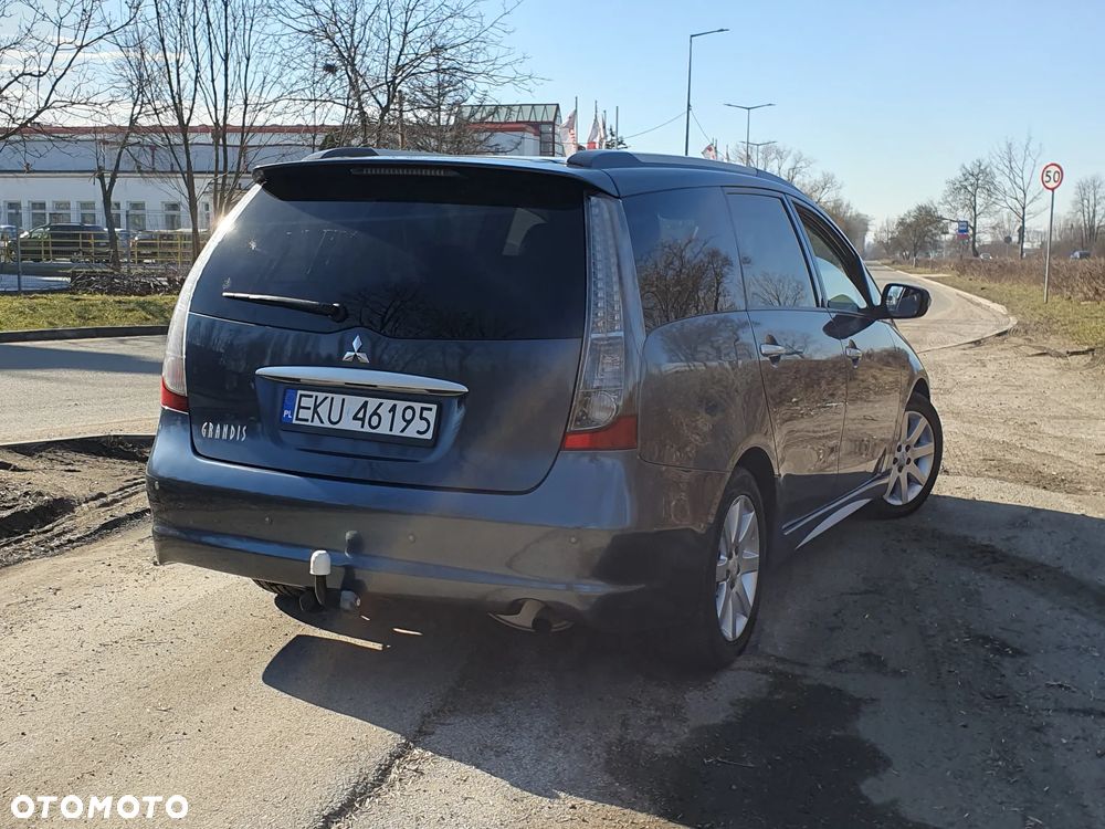 Mitsubishi Grandis 2.4 Motion - 12