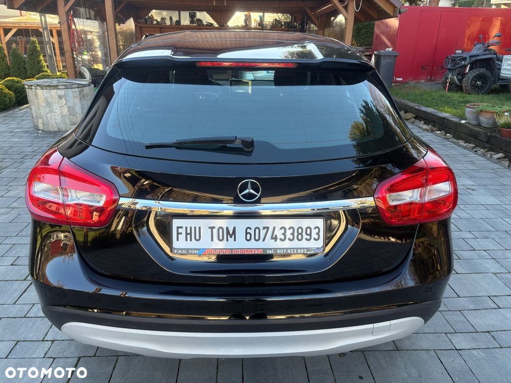 Mercedes-Benz GLA - 14