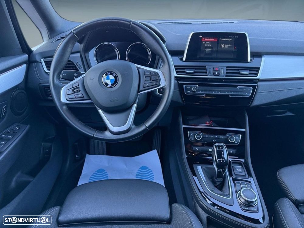 BMW 216 Gran Tourer - 12