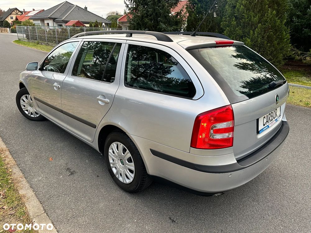 Skoda Octavia 1.6 Ambiente - 16