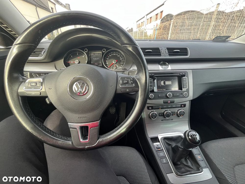 Volkswagen Passat 2.0 TDI Comfortline - 6
