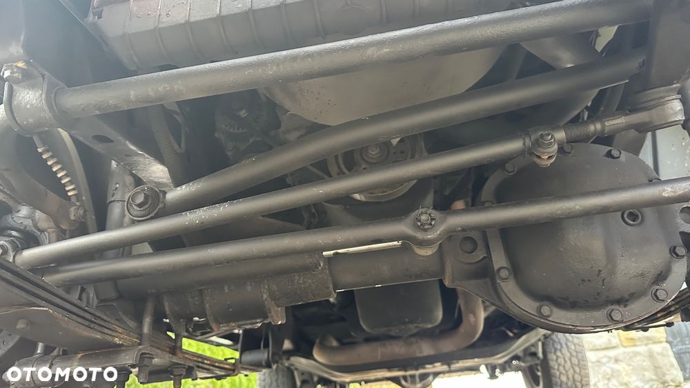 Jeep Wrangler 2.5L - 9