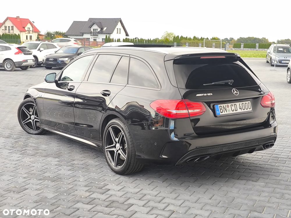 Mercedes-Benz Klasa C AMG 43 4-Matic - 17