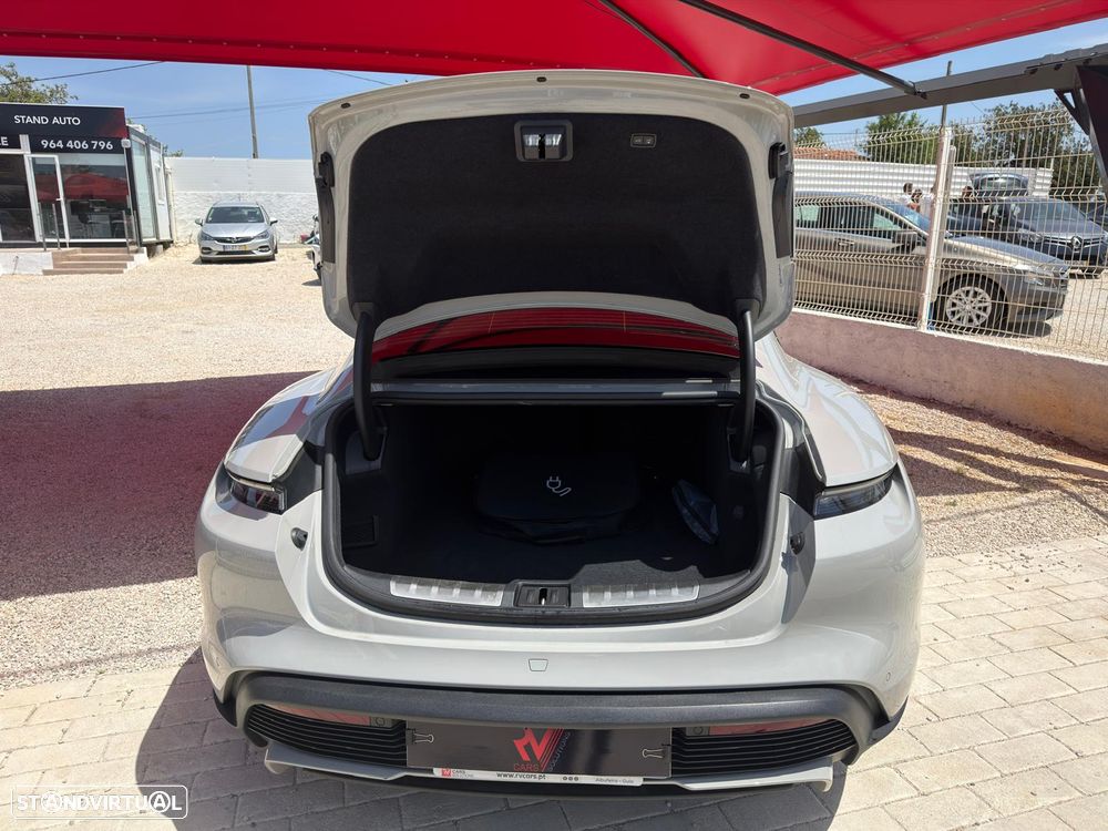 Porsche Taycan Turbo - 20